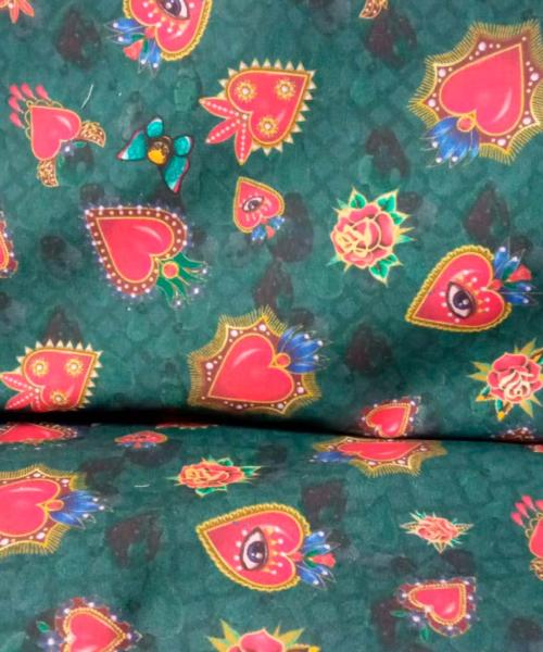 Popelín Estampado Corazones Ardientes